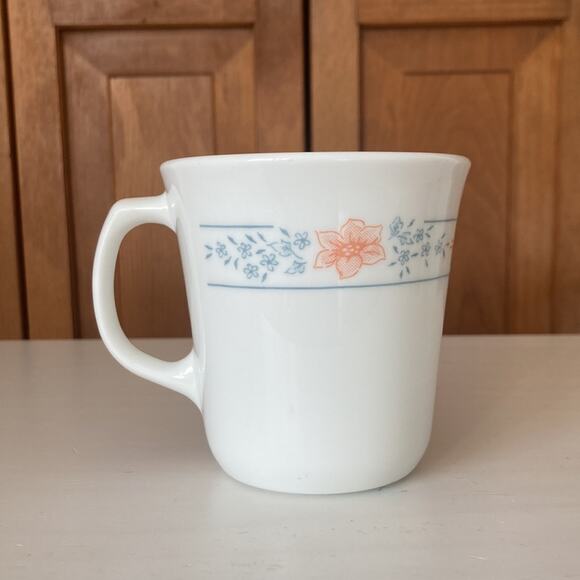 Vintage Corelle by Corningware “Apricot Grove” Coffee Mug - Picture 4 of 8